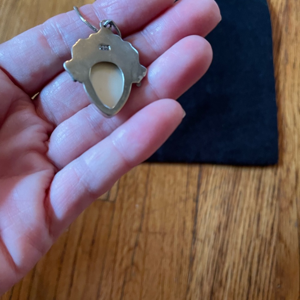 Buddha face pendant with sterling silver chain - Picture 4 of 4